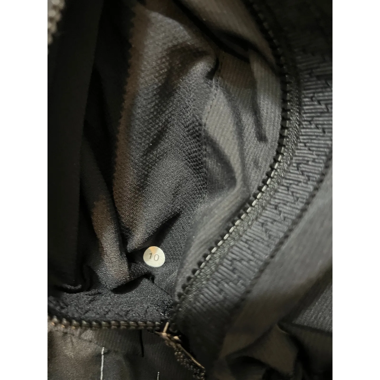 Lululemon Women's Run Bandit Jacket Reflective Black‎ Full Zip Light Size 10 - Image 4