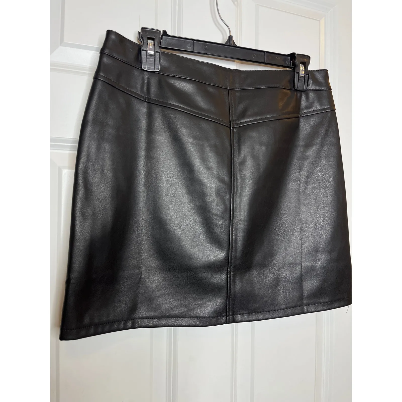 THML  Black Vegan Leather Mini Skirt‎ Size Large - Image 3