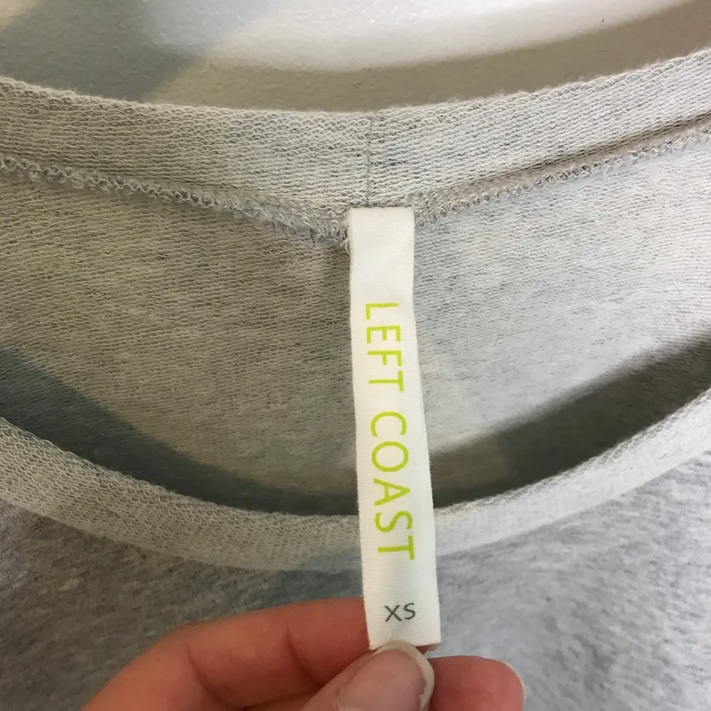 Left Coast Puffy sleeve sweater grey SOFT XS Anthro boho Anthropologie shirt - Image 10