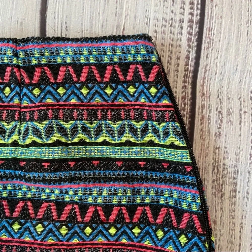 Shrinking Violet Mini Skirt. Size Small. - Image 5