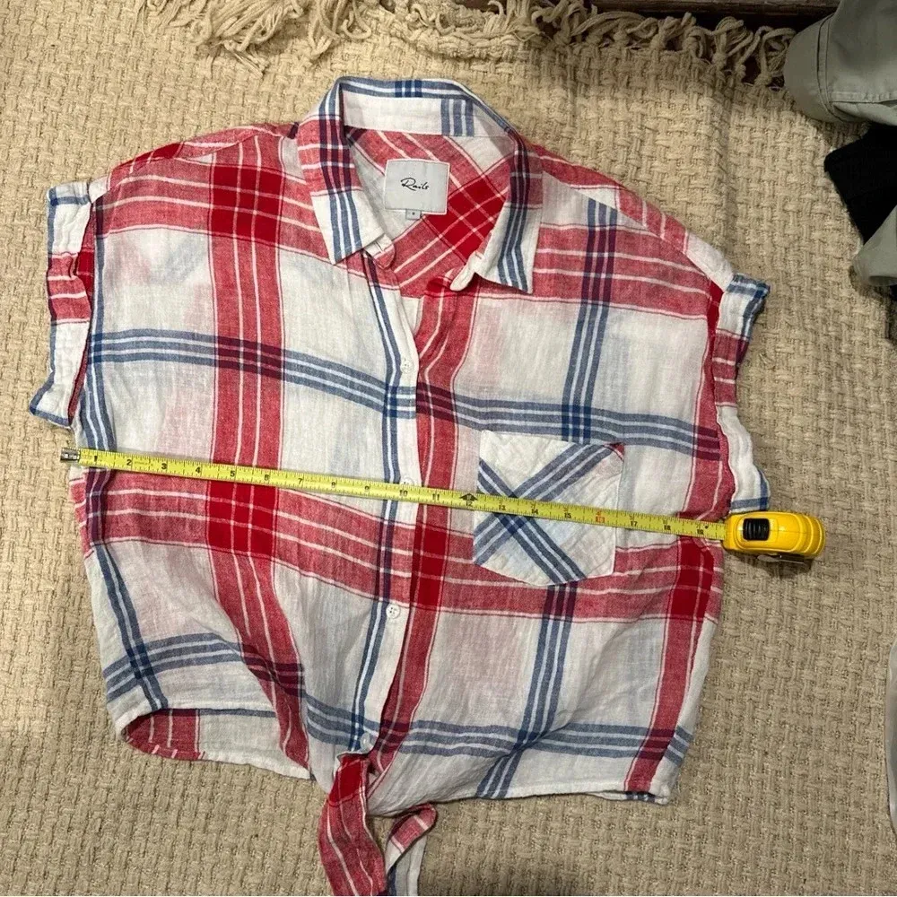 Rails Linen Blend Button Down S/S
Tie Waist Amelie Plaid Blouse Shirt
Top Size S - Image 4