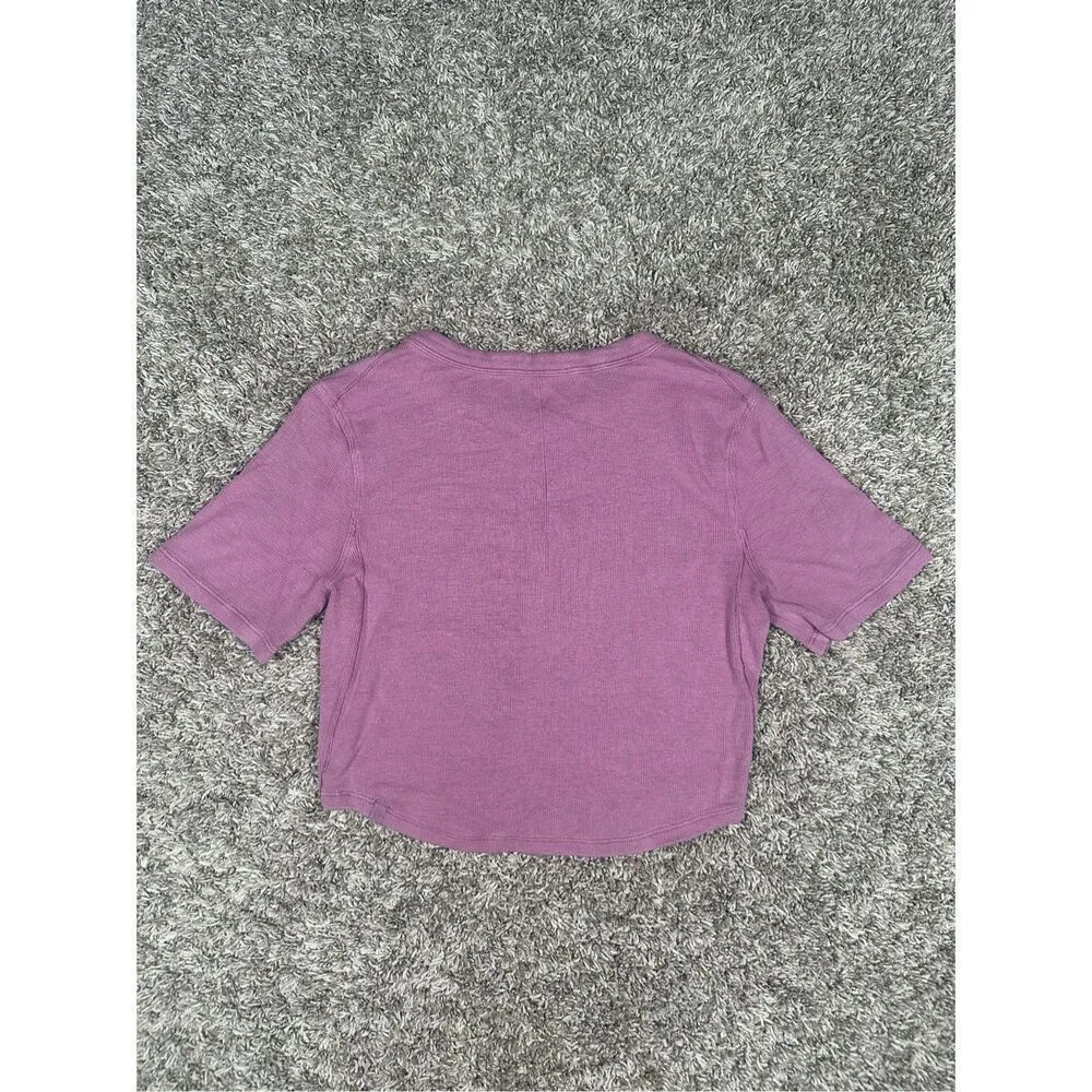 Lululemon Hold Tight Cropped T-Shirt Velvet Dust Short Sleeves Ribbed Pink Gym 6 - Image 4