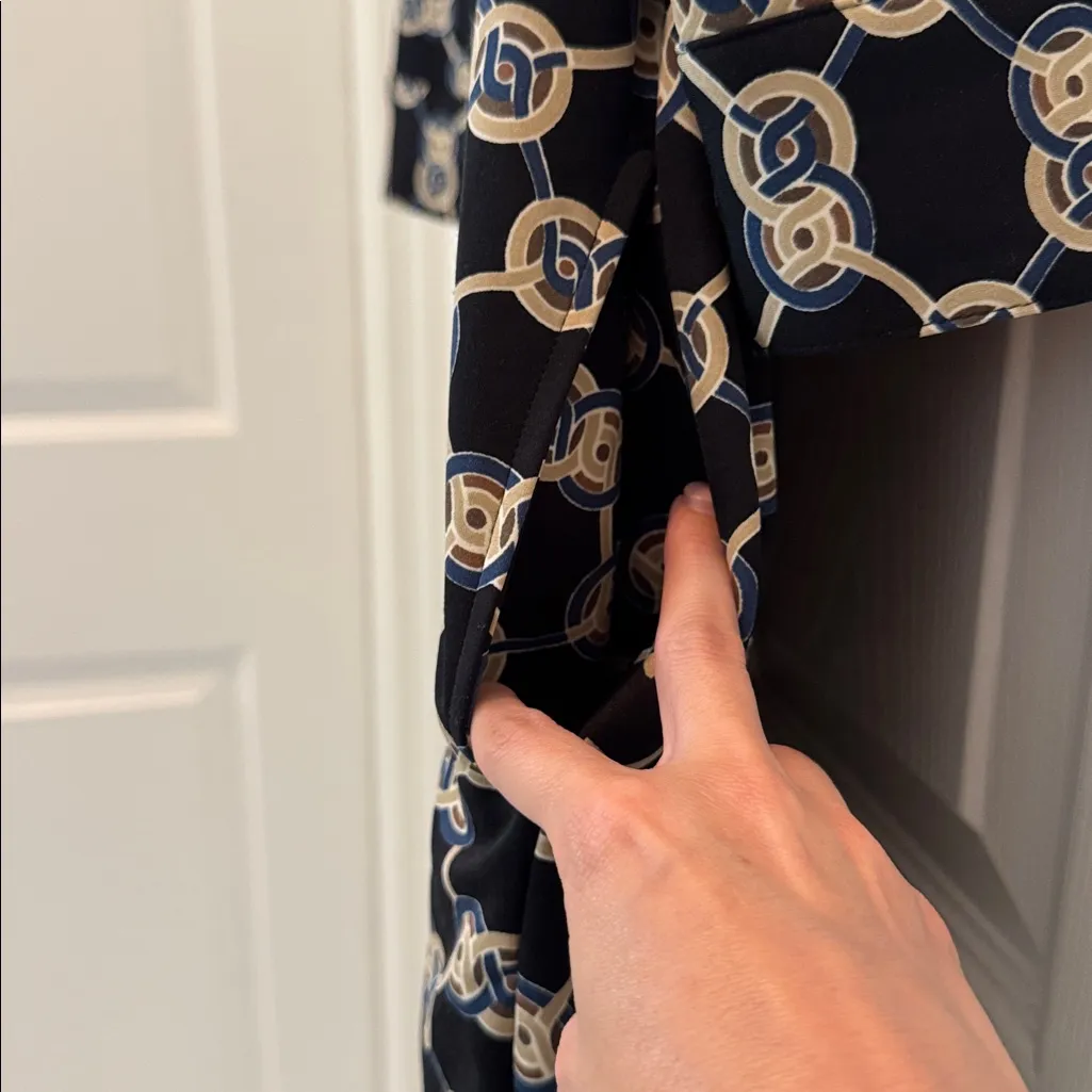 J. McLaughlin Berlin Midi Dress in Black Blue Heraldic Knot Size Small - Image 9