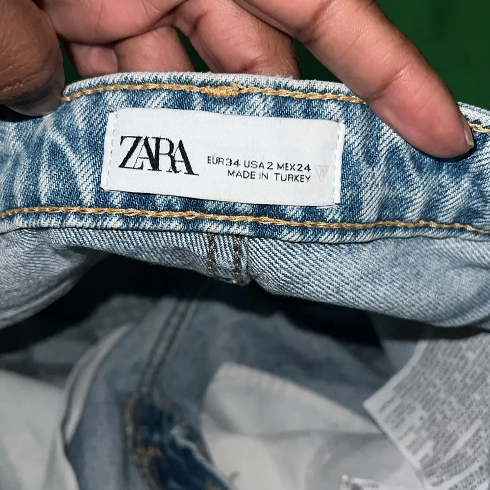 Zara Light Blue Denim Jean Shorts/ Capris size 2 - Image 8