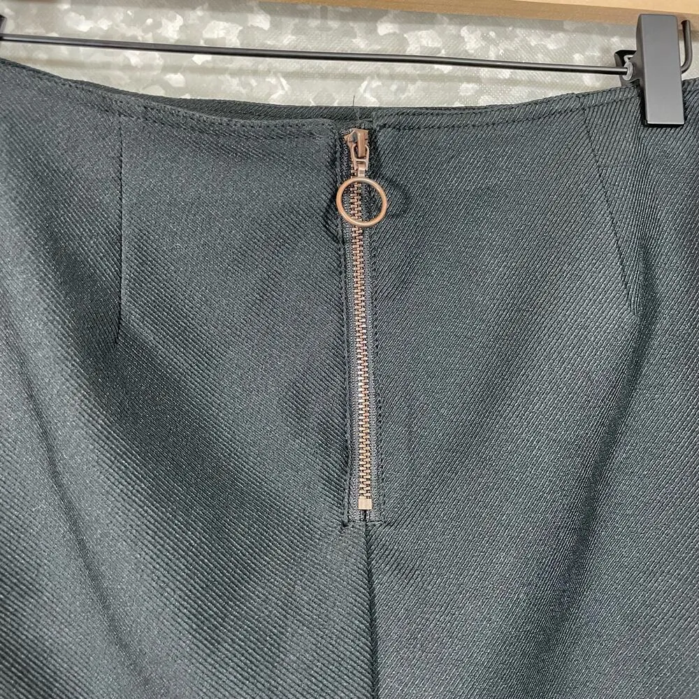 Urban Outfitters Women's Black Straight Mini Skirt - Size Large - Exposed Zipper - Image 5