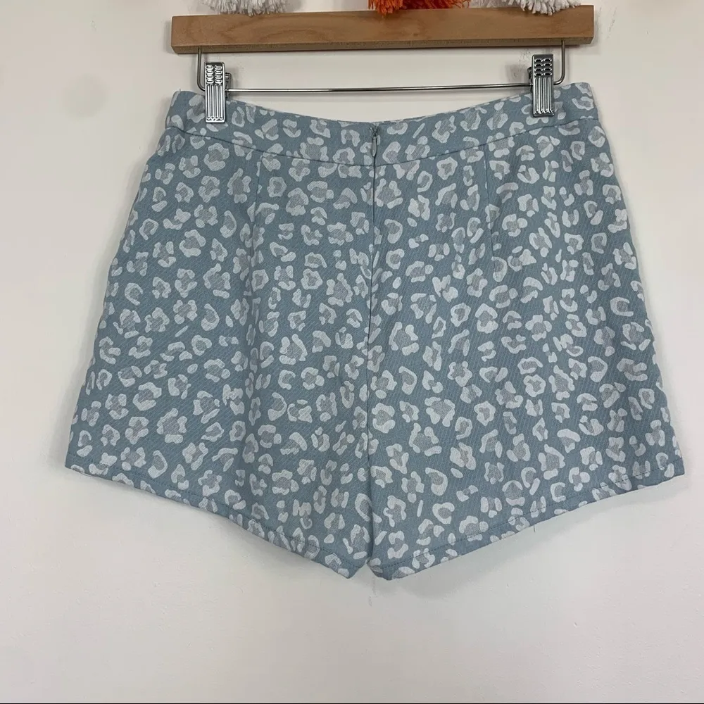 Altar'd State High Rise Light Blue White Leopard Print Shorts Medium - Image 8