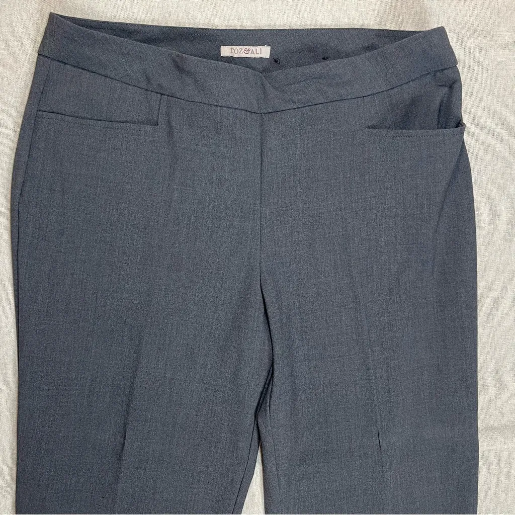 Roz & Ali | Gray Pull-On Trousers | Size 12 - Image 3
