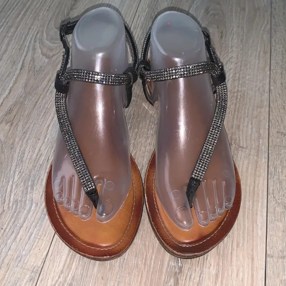 Carmen Steffens CM black sequined Brazil flat sandals Size 8 - Image 2