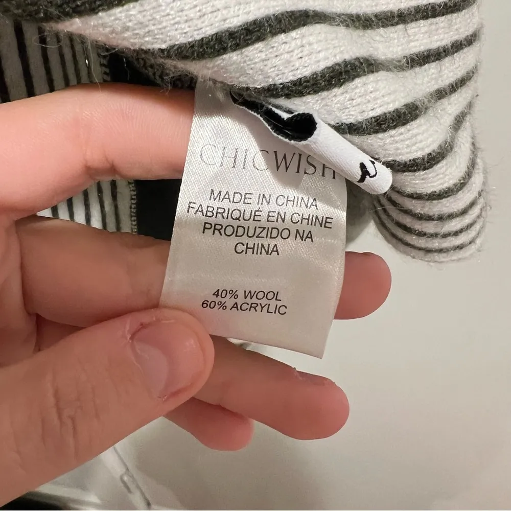 LIE IN OLIVE FIELDS STRIPED OVERSIZE KNIT CAPE SWEATER White Size L - Image 11