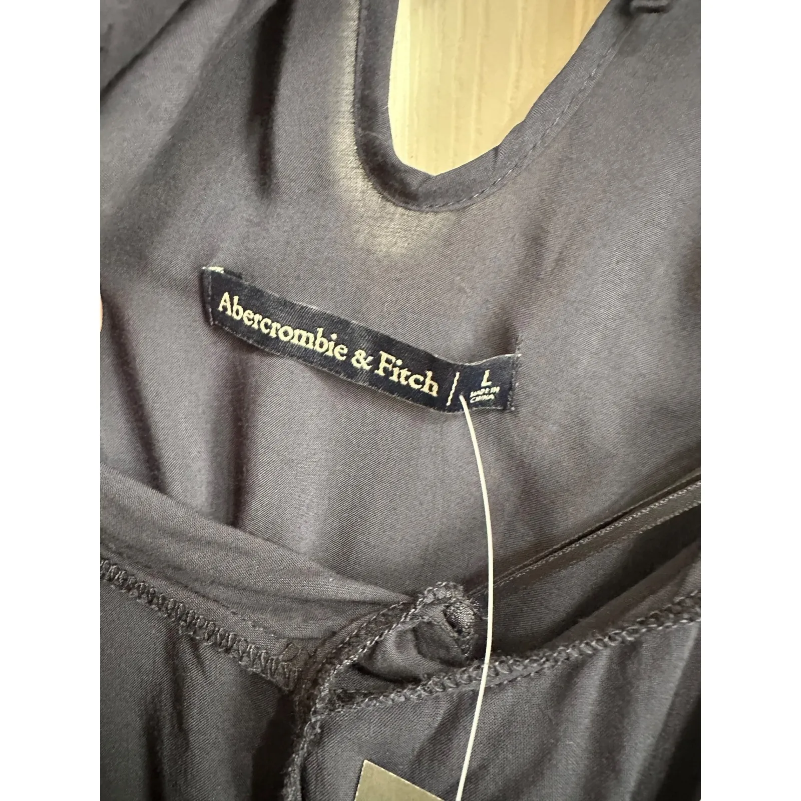 Abercrombie & Fitch Women's Cold Shoulder Ruffle Long‎ Sleeve Top blue Large - Image 3