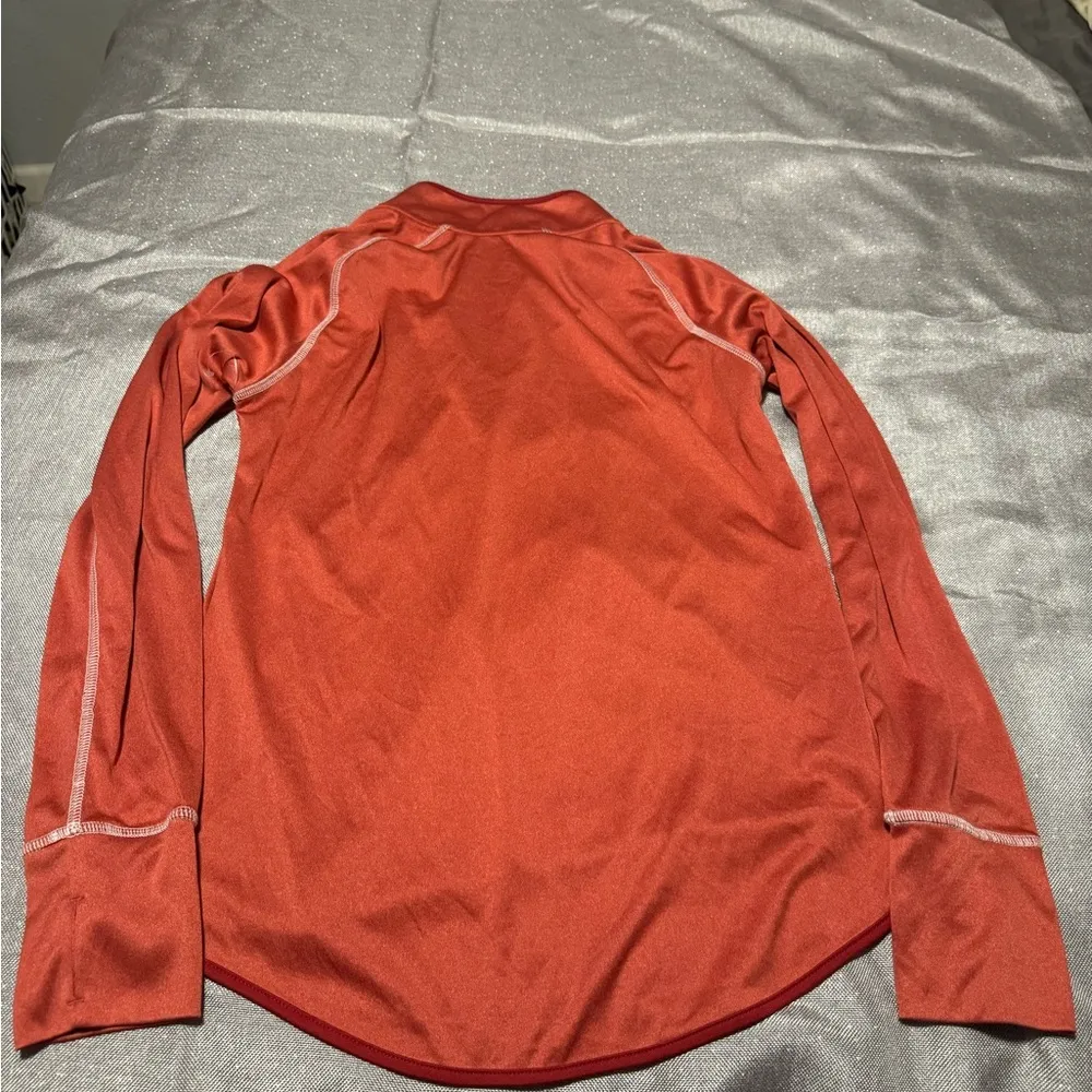 Colosseum Red and White Women's Sweatshirt with University of Alabama Logo - Image 2