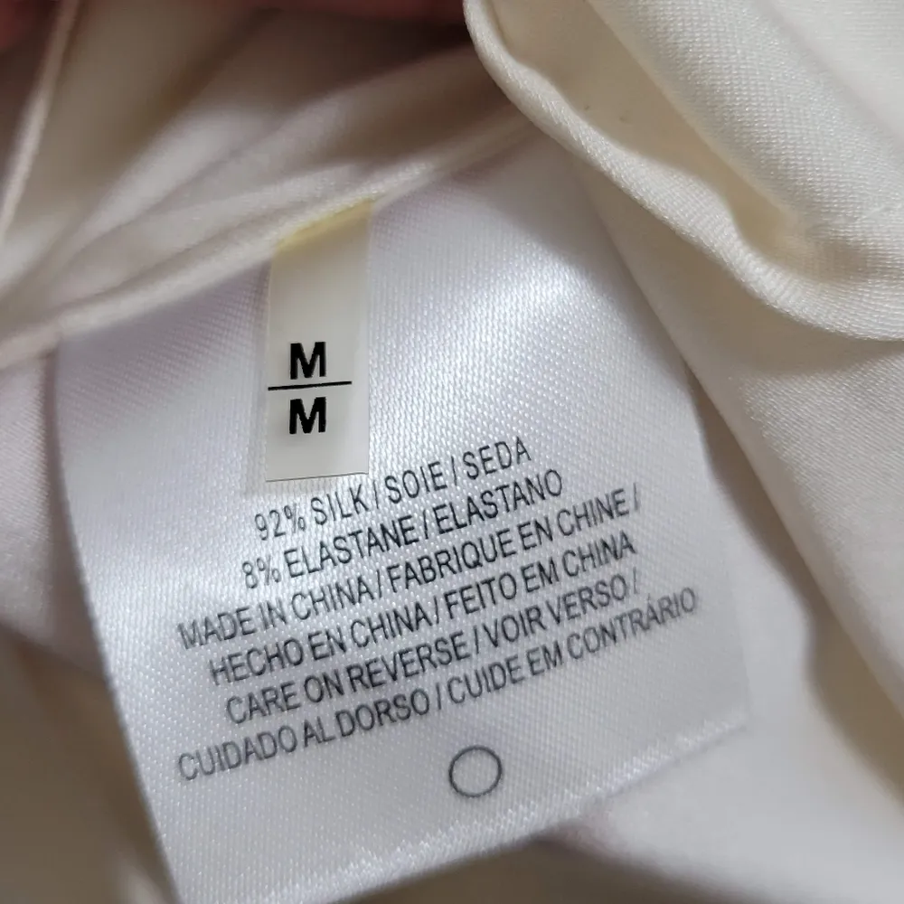 Elie Tahari cream looped detail collar hidden placket silk blouse size medium - Image 7