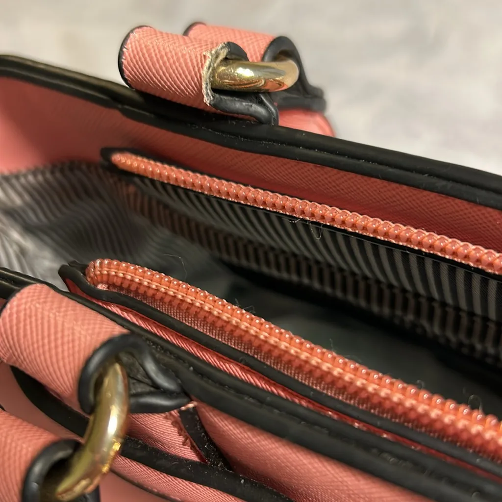 Pink Handbag with Tassel - Image 11