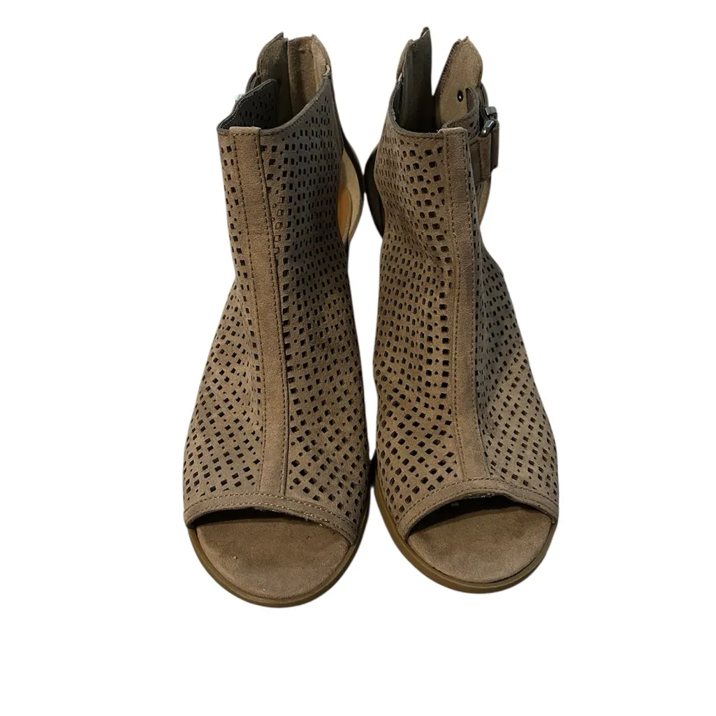 NWOT..Indigo Rd. Brown Suede Open Toe Ankle Booties Size: 8.5 Tan - Image 2