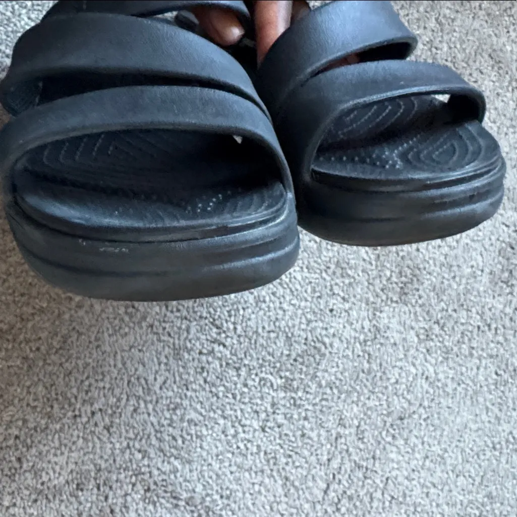 Crocs  Black Platform Sandals SIZE 11 - Image 9