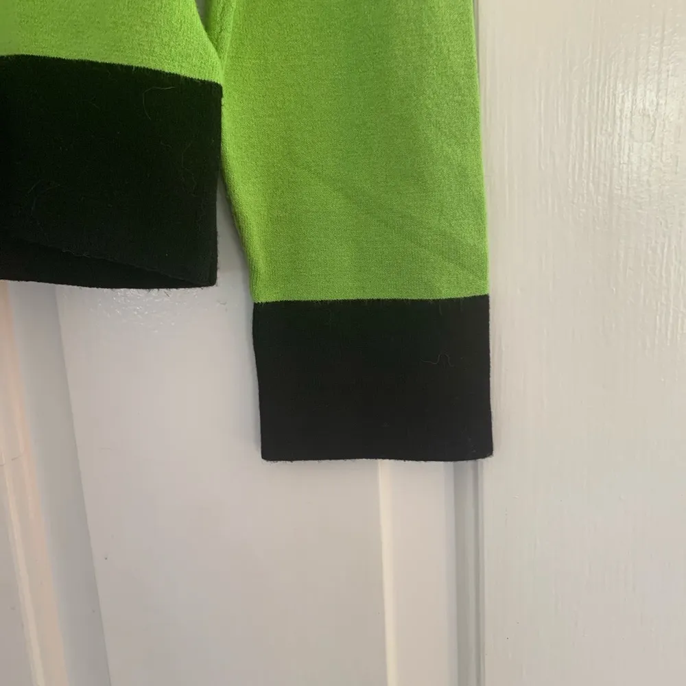 Rarely Worn Lime Green and Black Sweater - Image 6