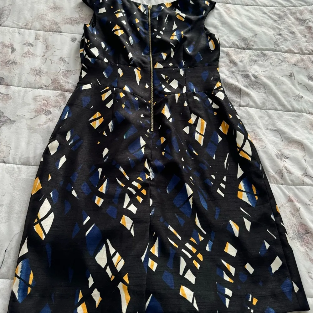 Tahari Arthur S. Levine geometric black structured exposed zipper dress, size 6 - Image 13