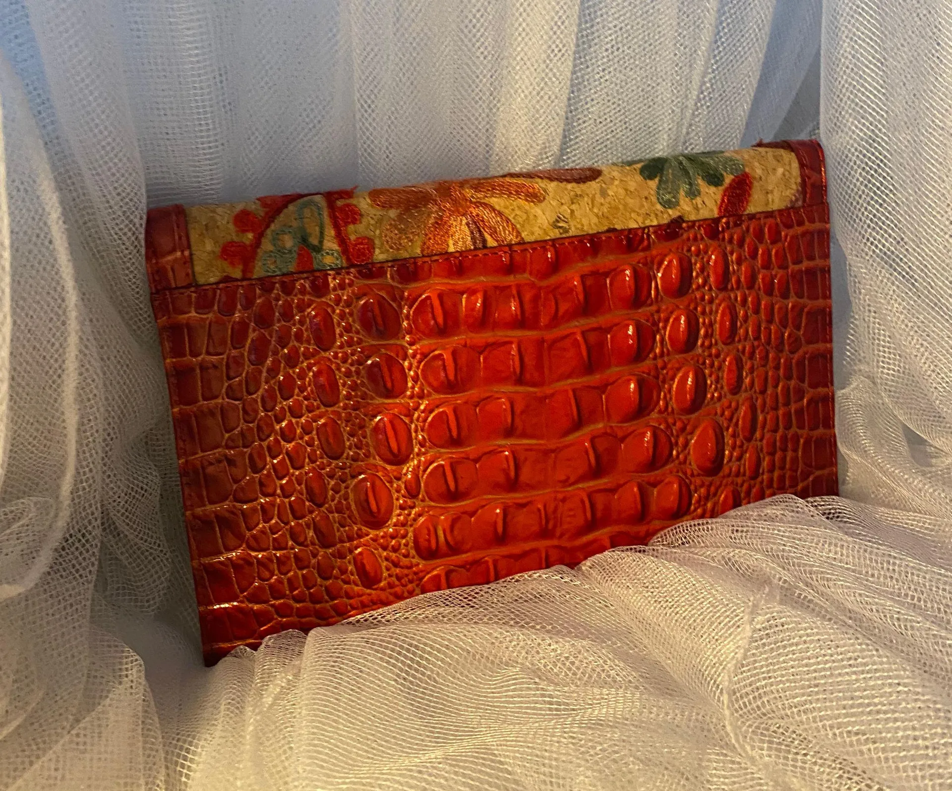 Brahmin Envelope clutch - Image 6