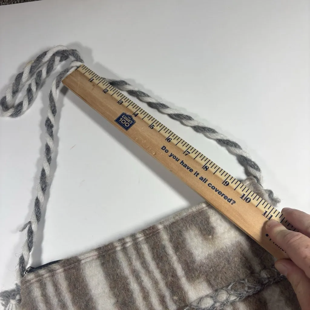 Unique Handcrafted Alpaca Wool Felt Purse Embroidered Llama & Mountain Scene Gray - Image 9