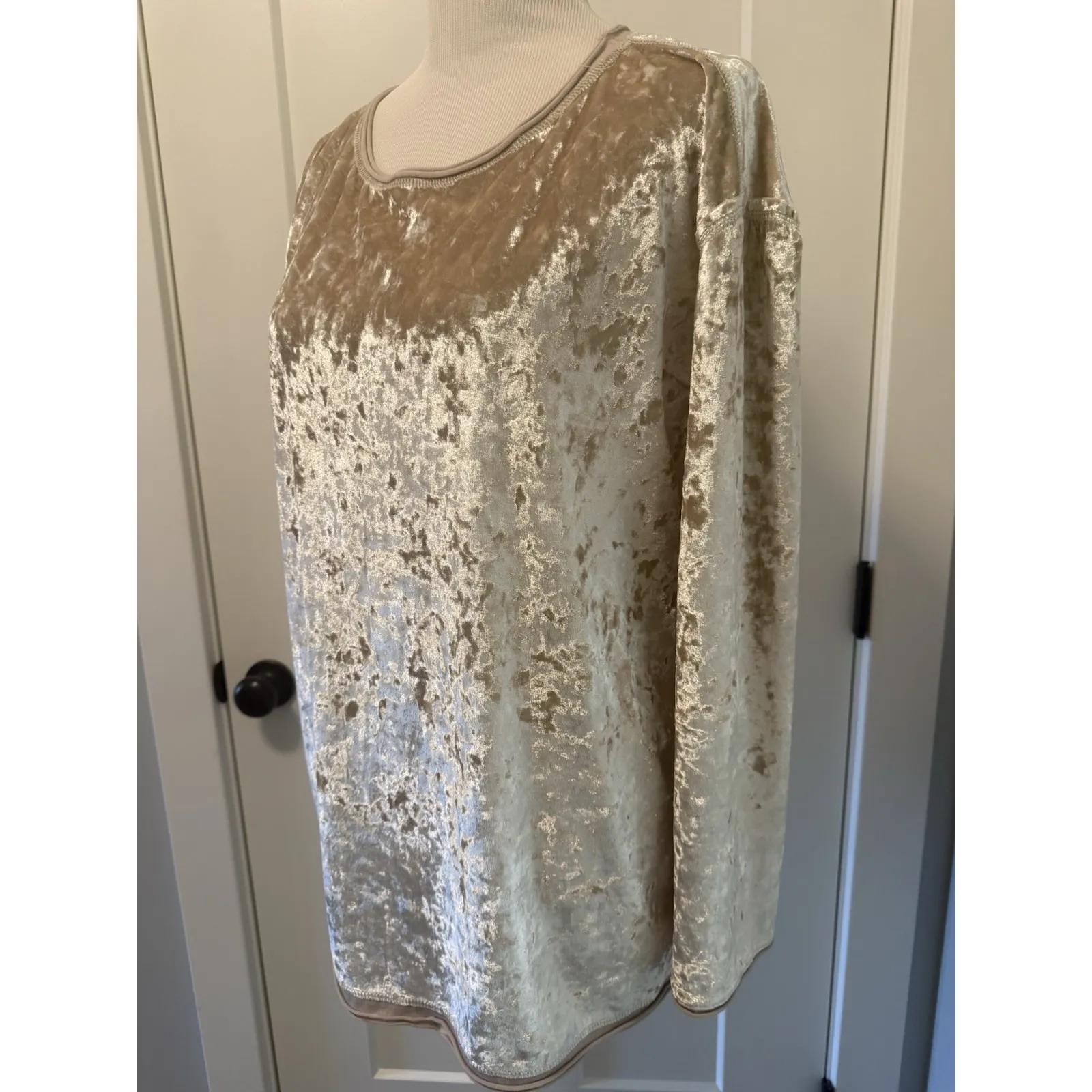 Mittoshop Crushed Velvet Pull‎ Over Oversized Top - Taupe Size Medium - Image 6