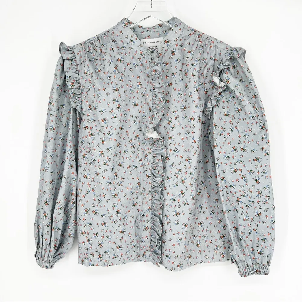 Something Navy  Floral Ruffle Button Down Blouse XS Blue - Image 2