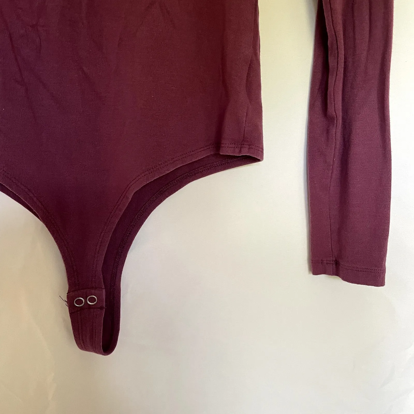 Reoria maroon purple v - Image 4