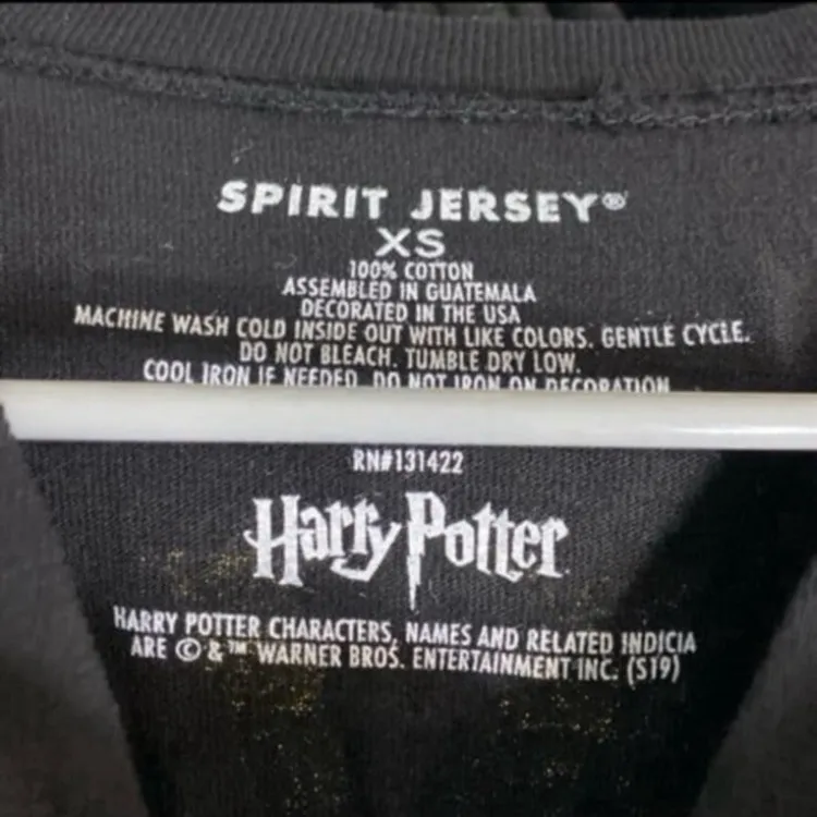 Harry Potter Hogwarts school crest spirit jersey extra small Xs - Image 6