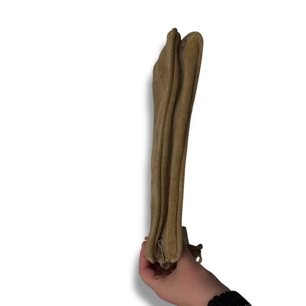 Michael Stevens Ltd. Leather Clutch Bag Tan Embossed Genuine Suede Tassel Accent - Image 3