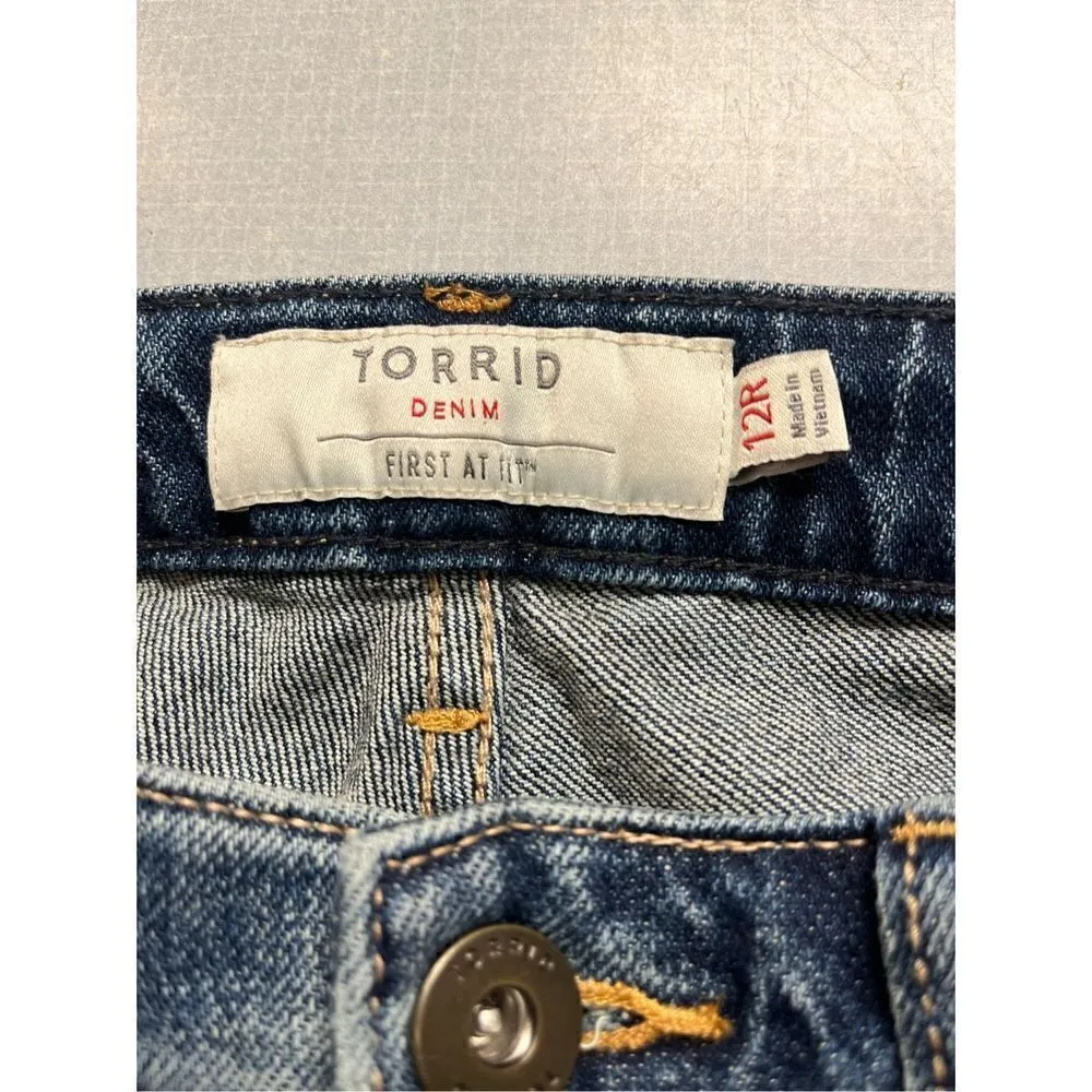 Torrid Denim jeans high rise straight - Image 4