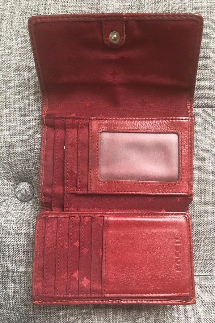 Fossil Leather Red Wallet - Image 2