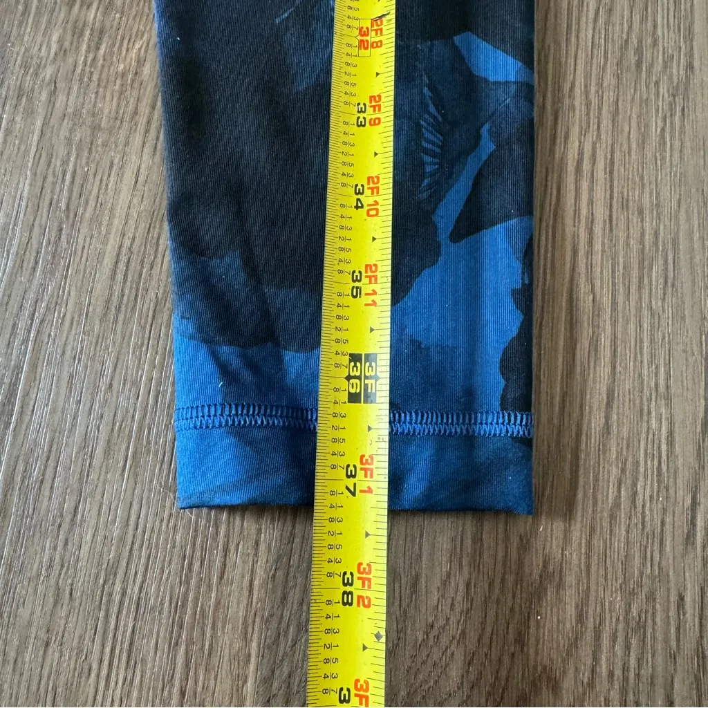 Lululemon‎ Blue Floral Print High Waist Leggings Women's Activewear Pants - Image 4