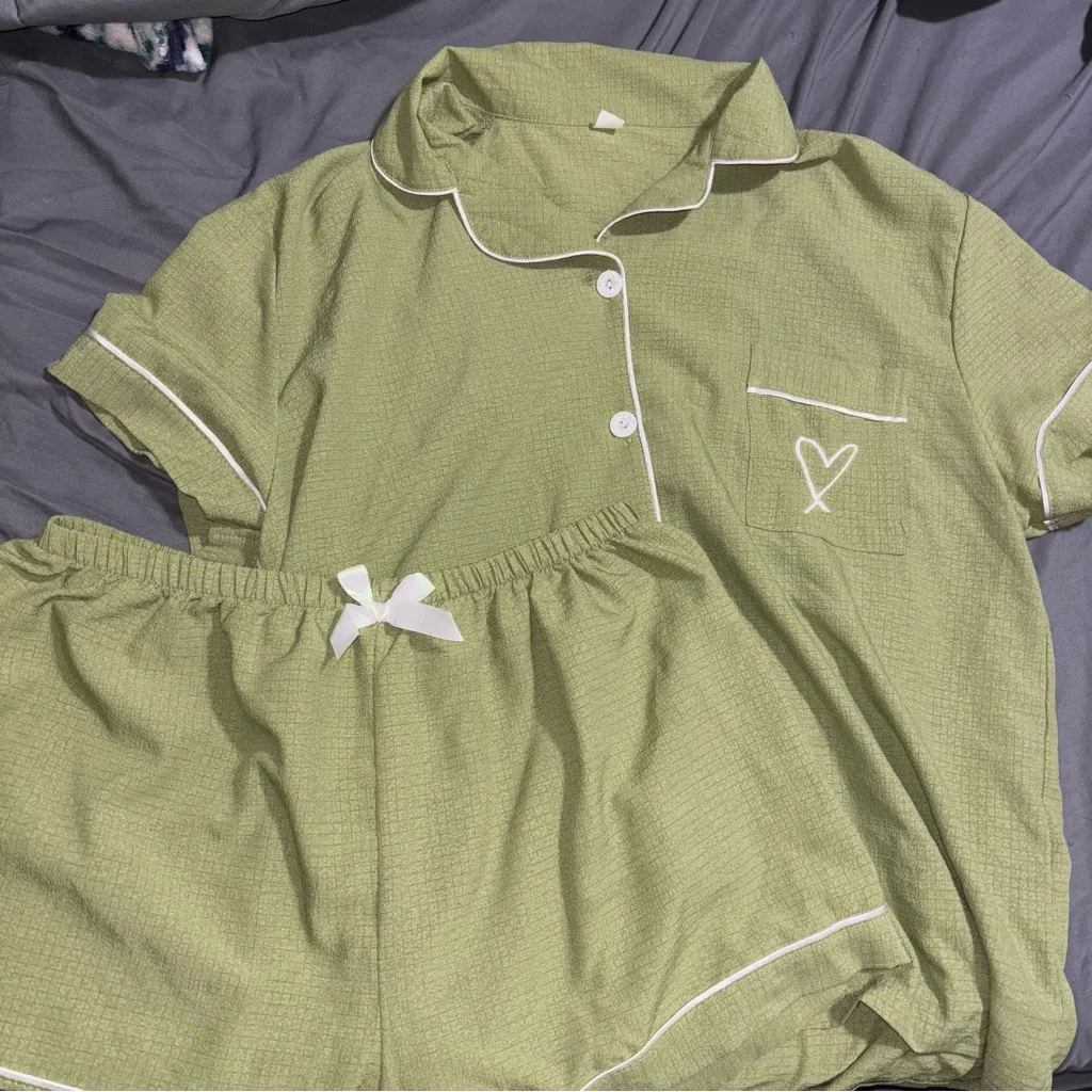 SHEIN Olive Pajama Set with Heart Detail - Image 7