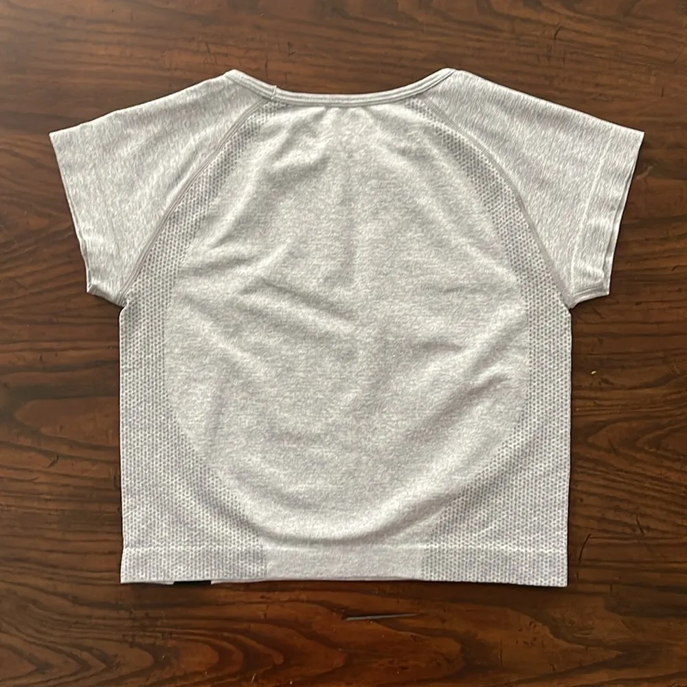 Violate the Dress Code short sleeve crop size M! Gray Size M - Image 2