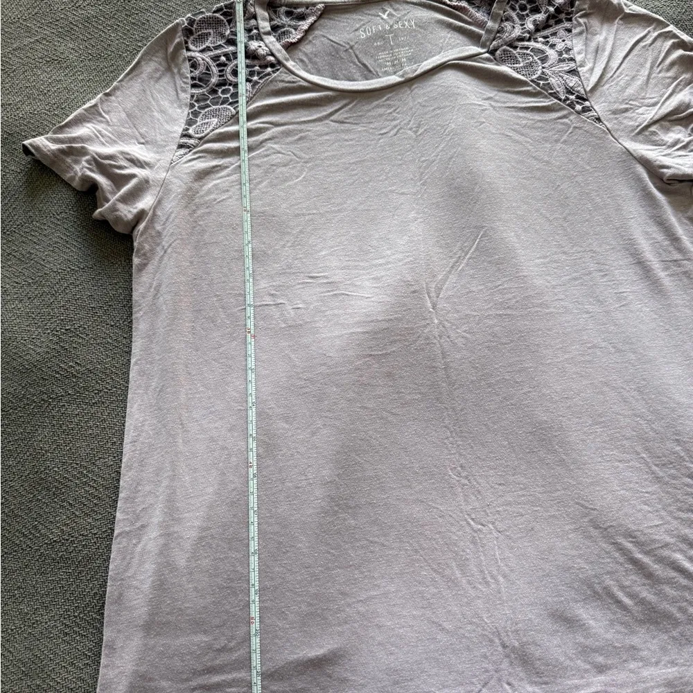 American Eagle Soft & Sexy purple Lace Shoulder T Shirt in M Size M - Image 3