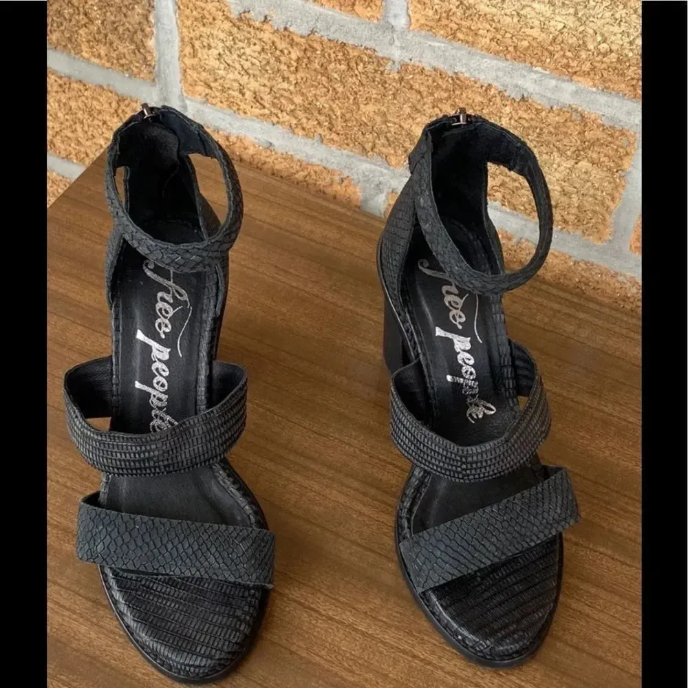 Free people platform shoes size 6 - Image 2