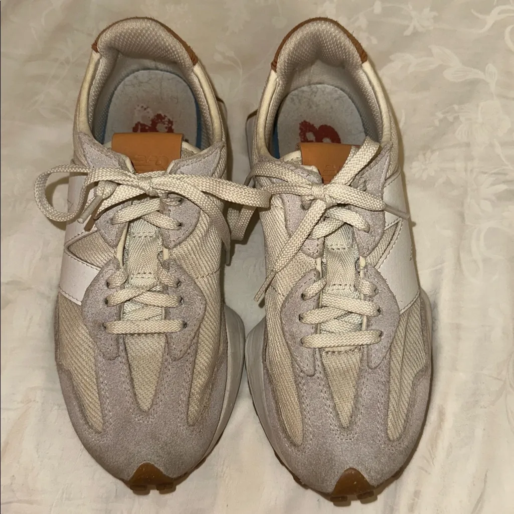 New Balance 327 sneaker in the "Sea Salt with Rust Oxide"  Women's sz 6 - Image 2