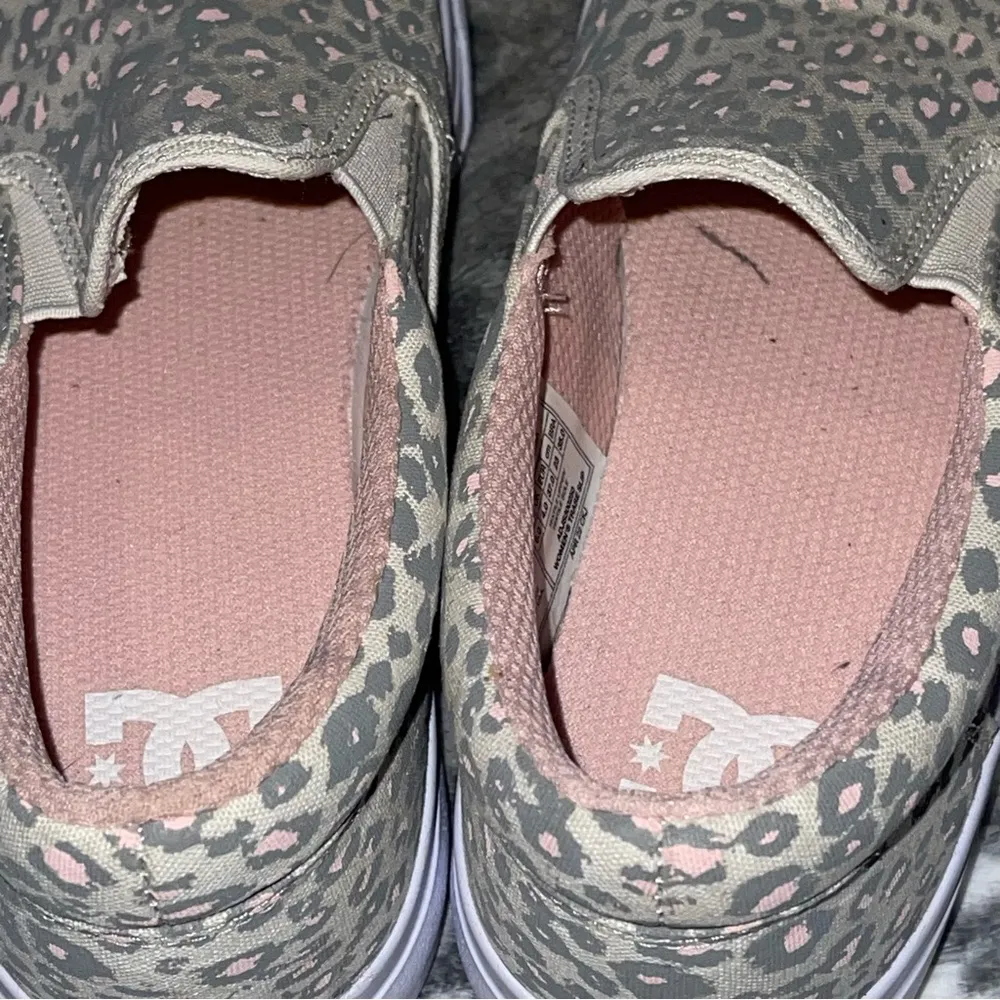 DC Slip on sneakers. Size 6 - Image 7