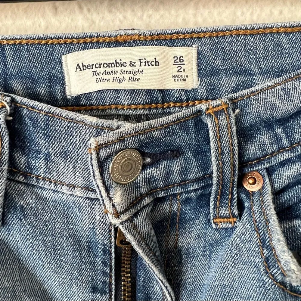 Abercrombie & Fitch The Ankle Straight Ultra High Rise Distressed Jeans Size 26 - Image 4