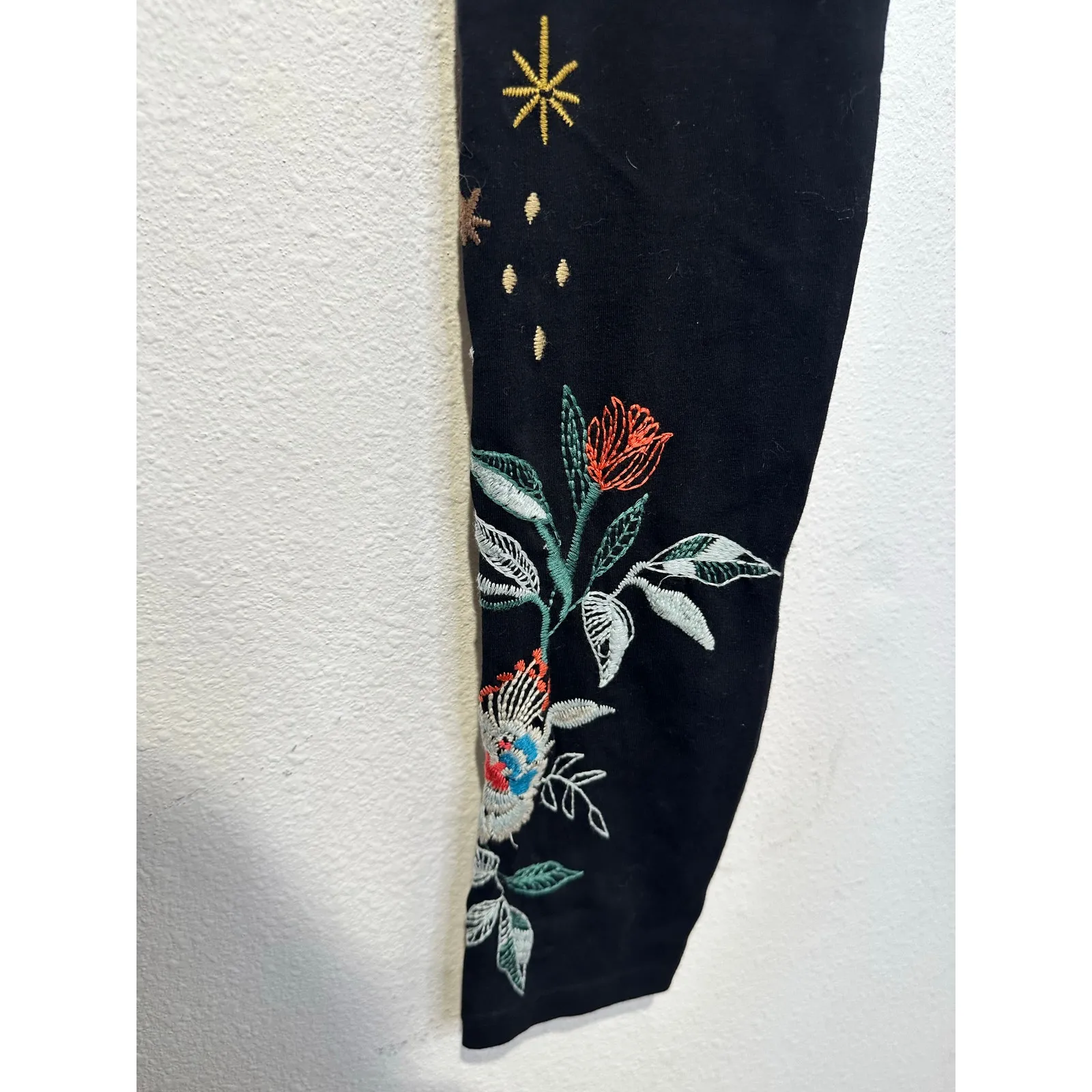 JOHNNY WAS Jailyn Floral Embroidered Stretch Cotton Leggings Black Cotton Pants - Image 3