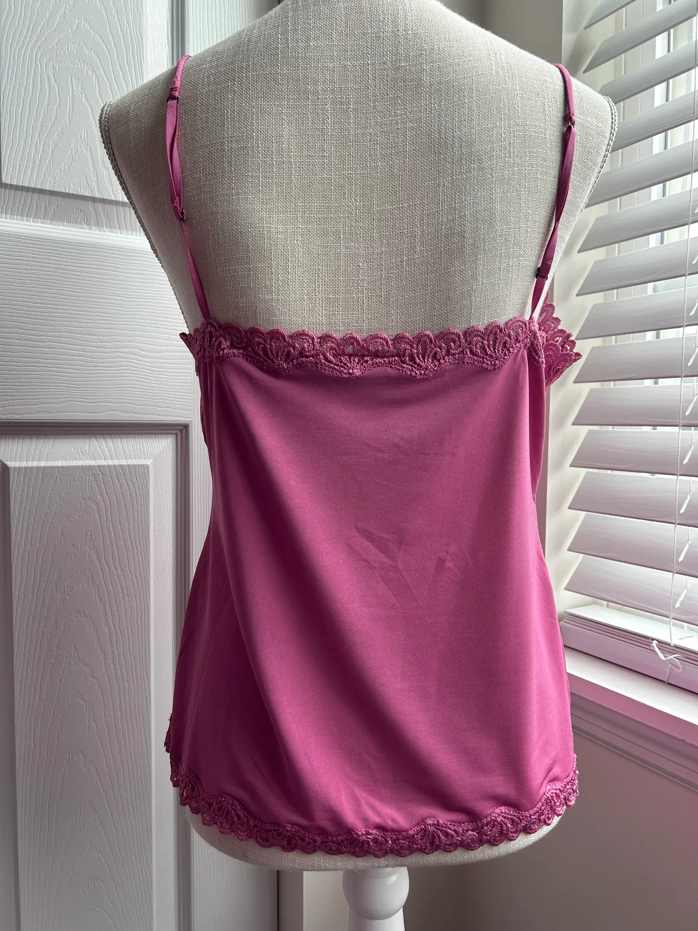 Vintage Lace Sequins Beaded Spaghetti Strap Camisole - Image 4