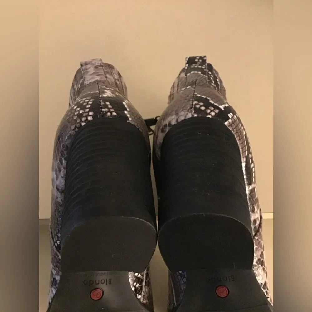 Blondo women snakeskin leather chelsea waterproof boots US 9.5 - Image 8