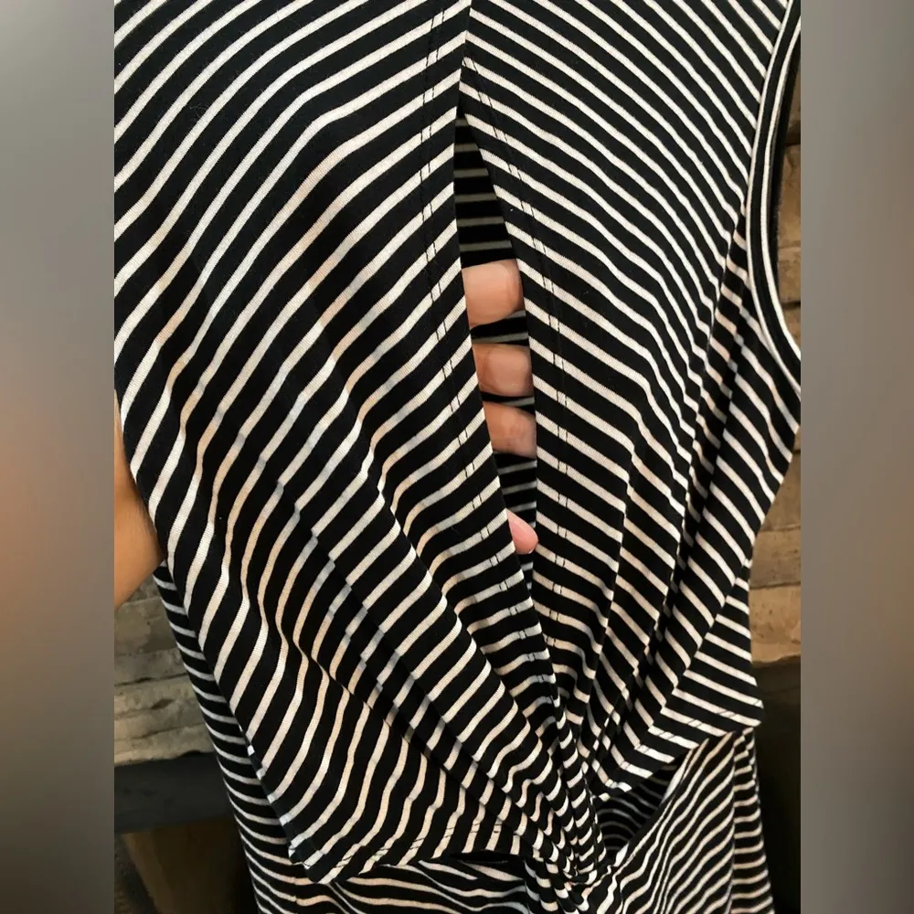 Open back sleeveless striped tee dress‎ Black Size undefined - Image 4