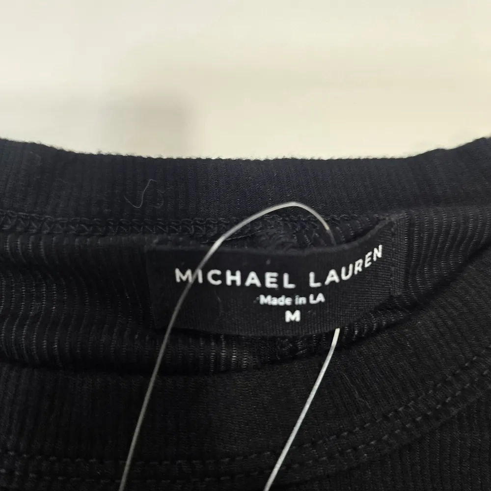 Michael Lauren Sorento Snap Cuff Top in Black - Image 6