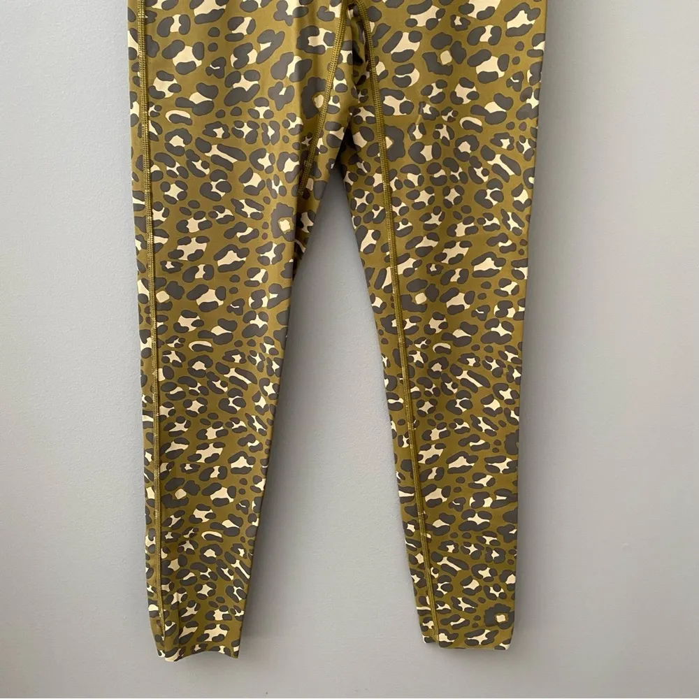 aerie Goals Leopard Seamless Ribbed 7/8 Hi-Rise Leggings Green/Black Sz … - Image 3