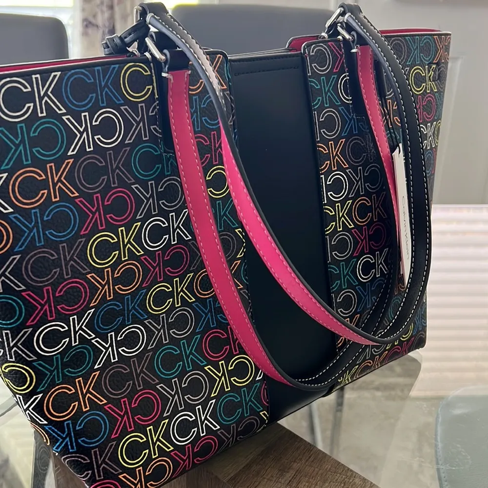 Calvin Klein Suri Monogram Tote Bag with Wristlet, Black Multi, New with Tag - Image 8