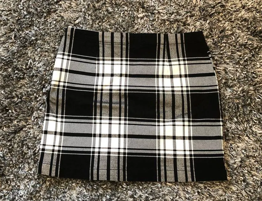 Urban Outfitters Plaid Black and White Skirt - Image 3
