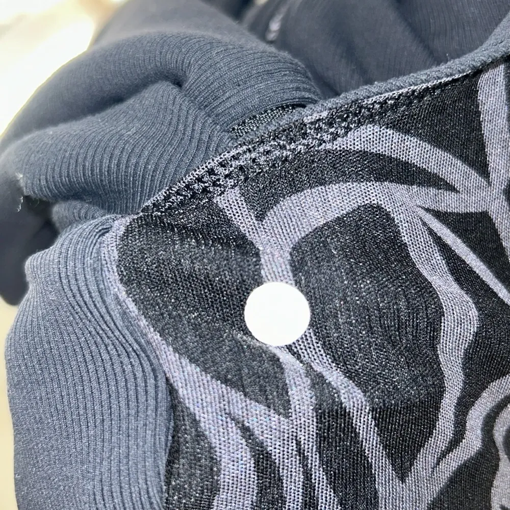 Reversible Lululemon jacket - Image 8