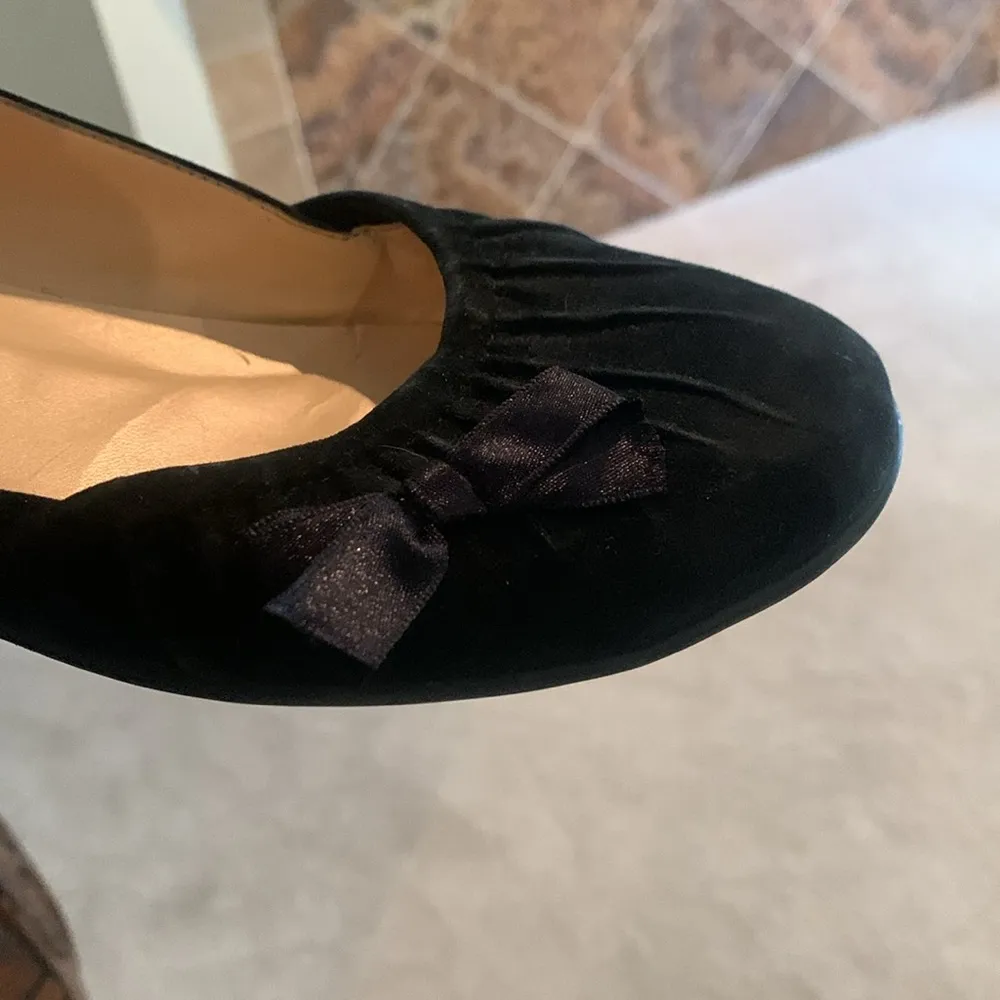 Women’s Size 8 Nordstrom Preview International Black Suede Ballet Flats with Bow - Image 12