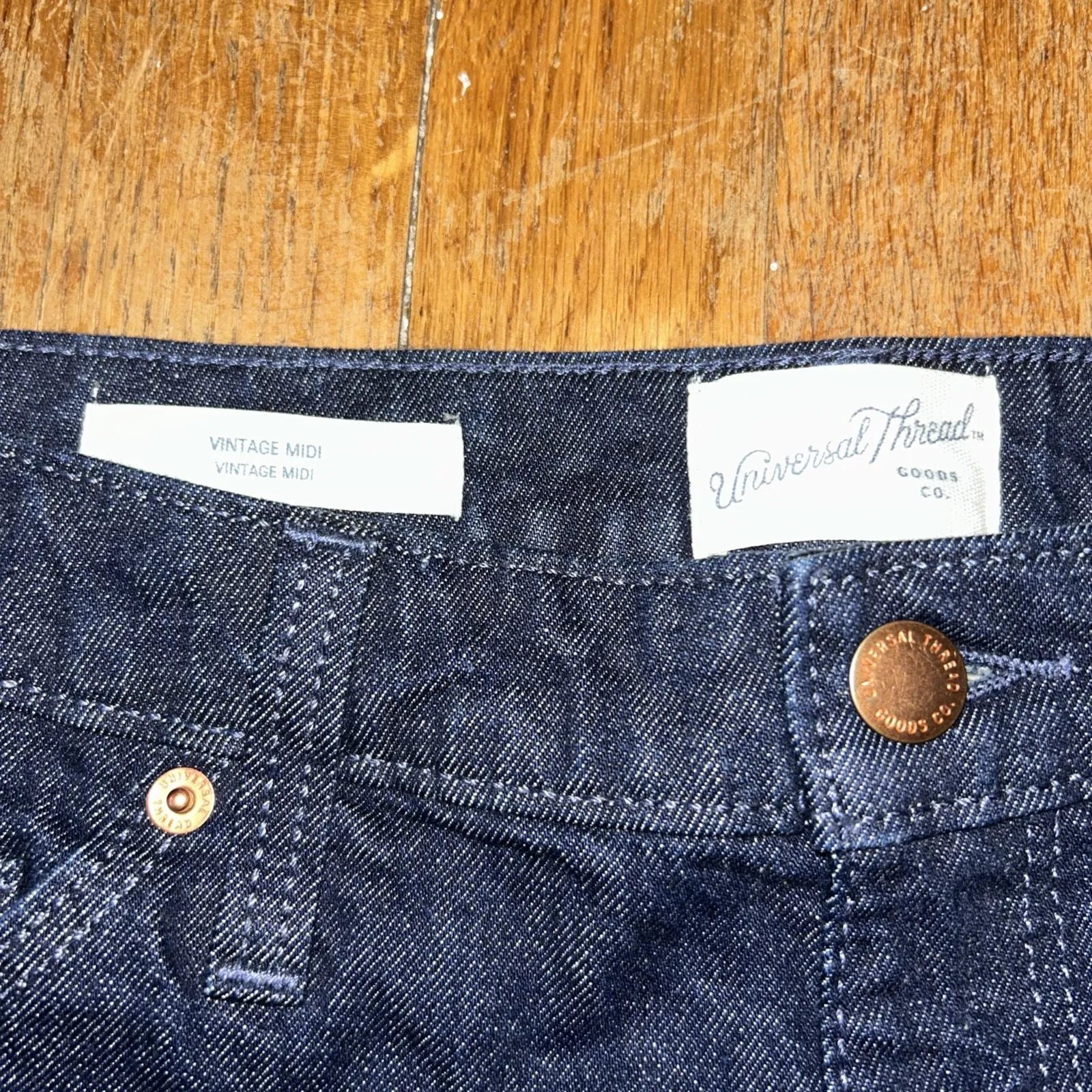 Universal‎ Thread Jean Shorts Vintage Midi 11" Rise Cuffed Women's Sz. 6/28R New - Image 2