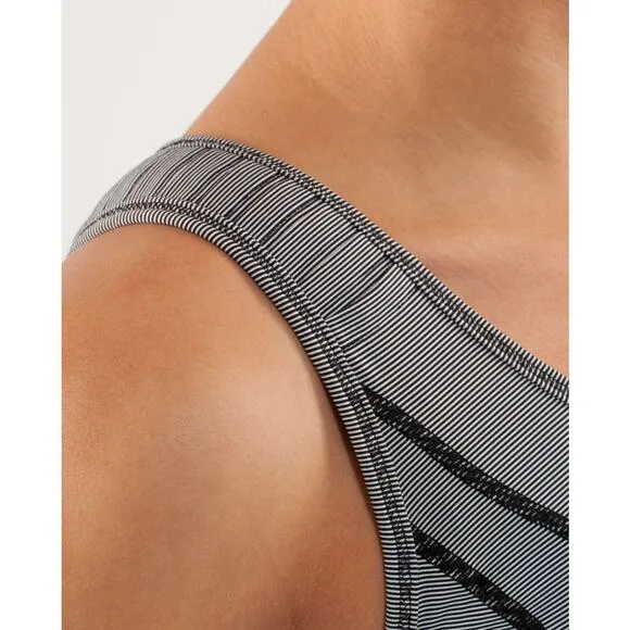 Lululemon Run: Stay On Course Tank Black Micro Stripe Top Size 4‎ - Image 3